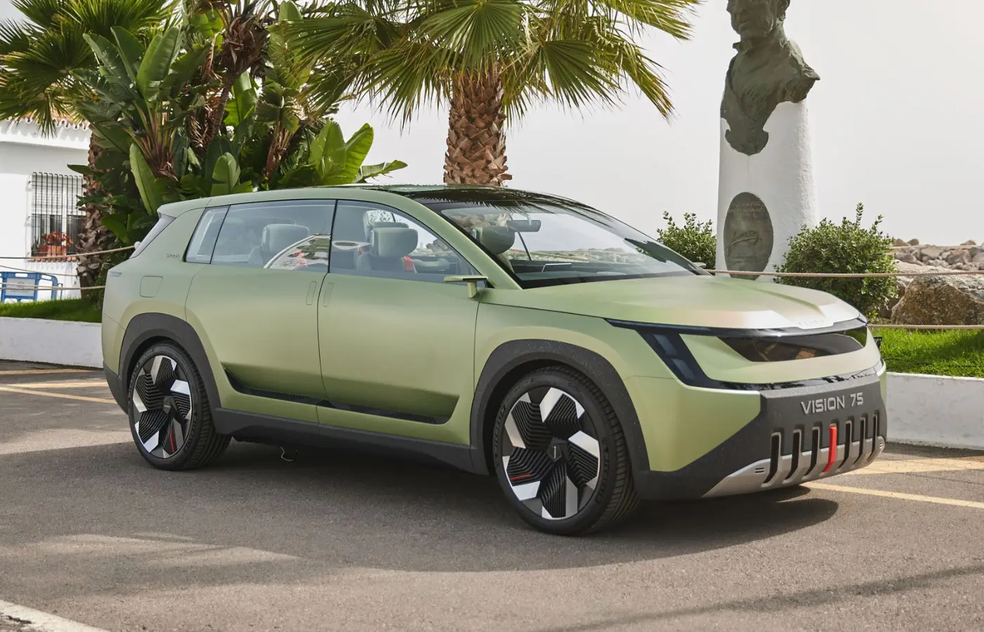 Skoda's premium electric car, derived from the Vision 7S, is set to be named "Peaq" Featured Image